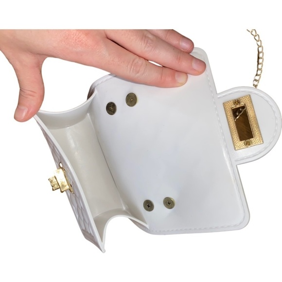 WHITE Quilted Twist Lock Flap Square Bag, Chain Strap Crossbody Bag XS - Picture 6 of 6